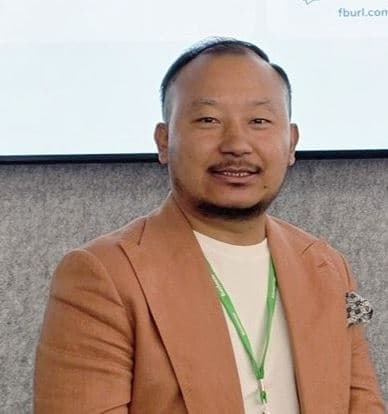 योगेश गौचन थकाली